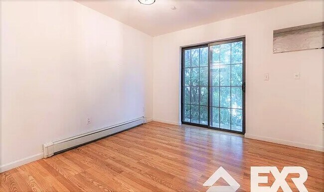 Building Photo - 653 Marcy Ave