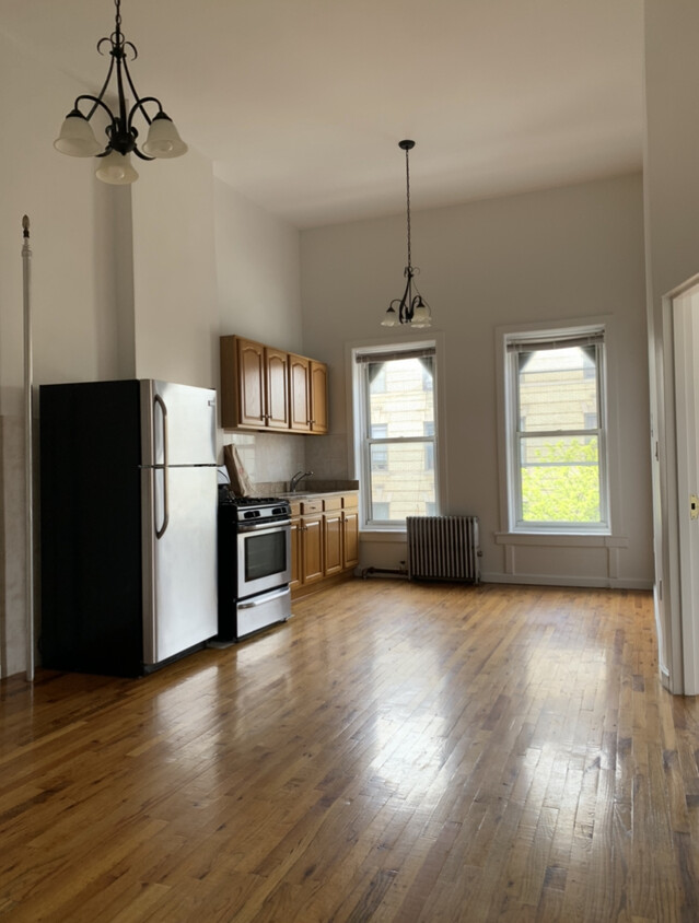 Primary Photo - 1540 Dekalb Ave