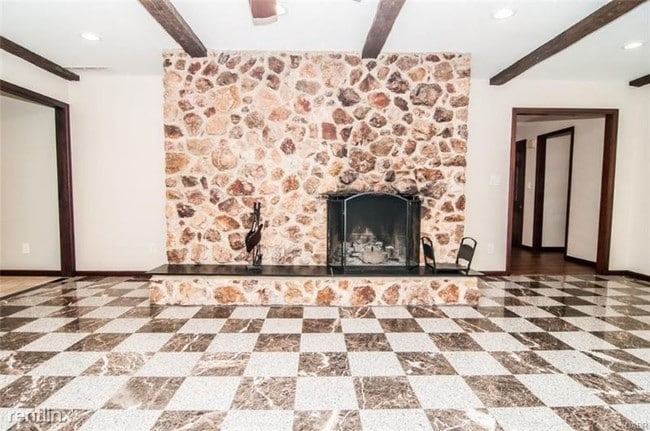 Building Photo - 4 br, 2.5 bath House - 6615 Yankee St.