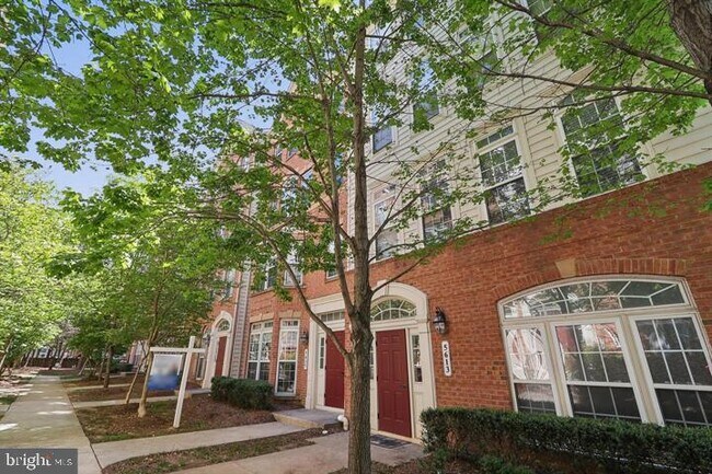 Foto del edificio - 5615 Harrington Falls Ln