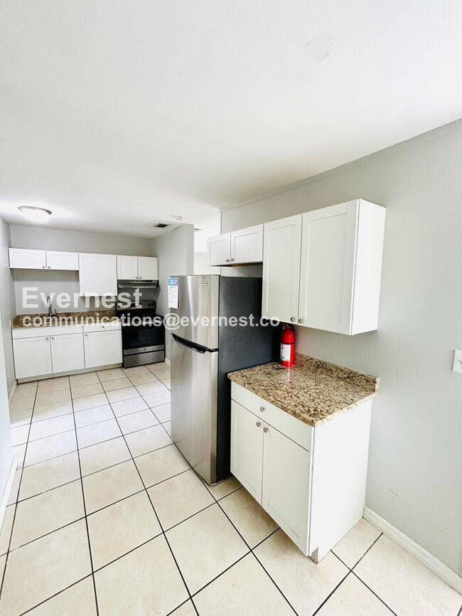Foto del edificio - 3019 W Meadow St