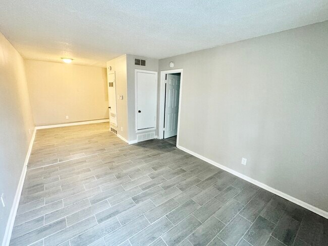 Foto del edificio - 139 N Claybrook St