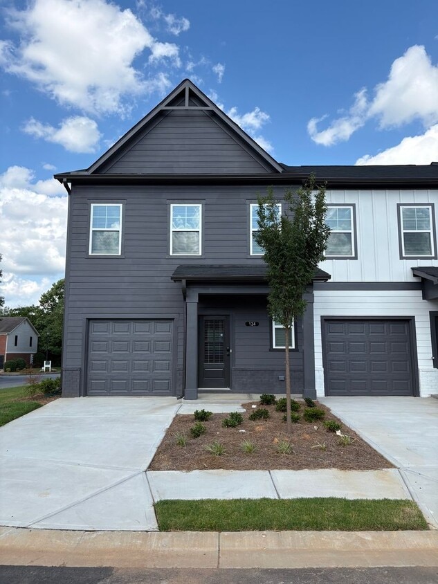 Primary Photo - Charming 3BR Townhome in Adairsville