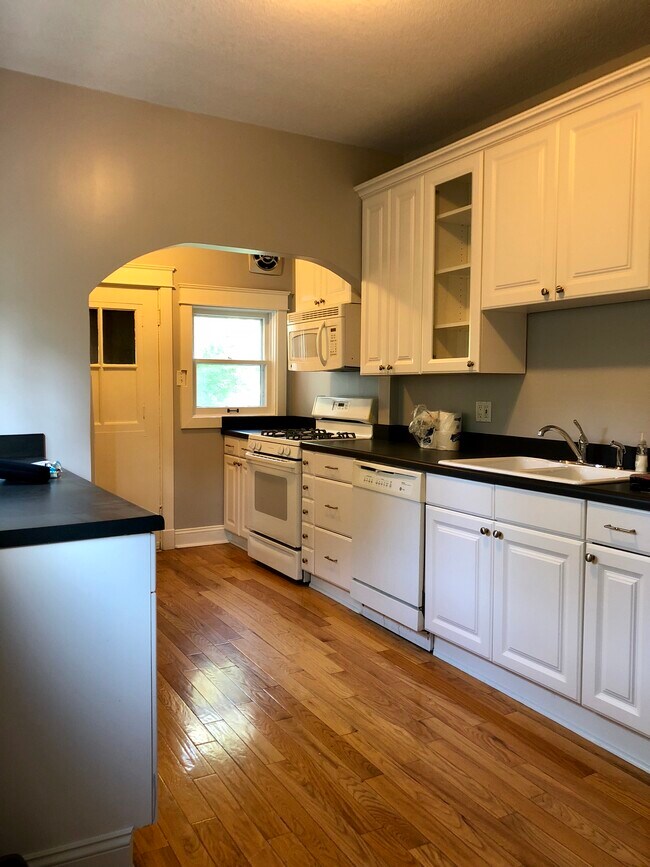 Kitchen - 5413 Virginia Ave