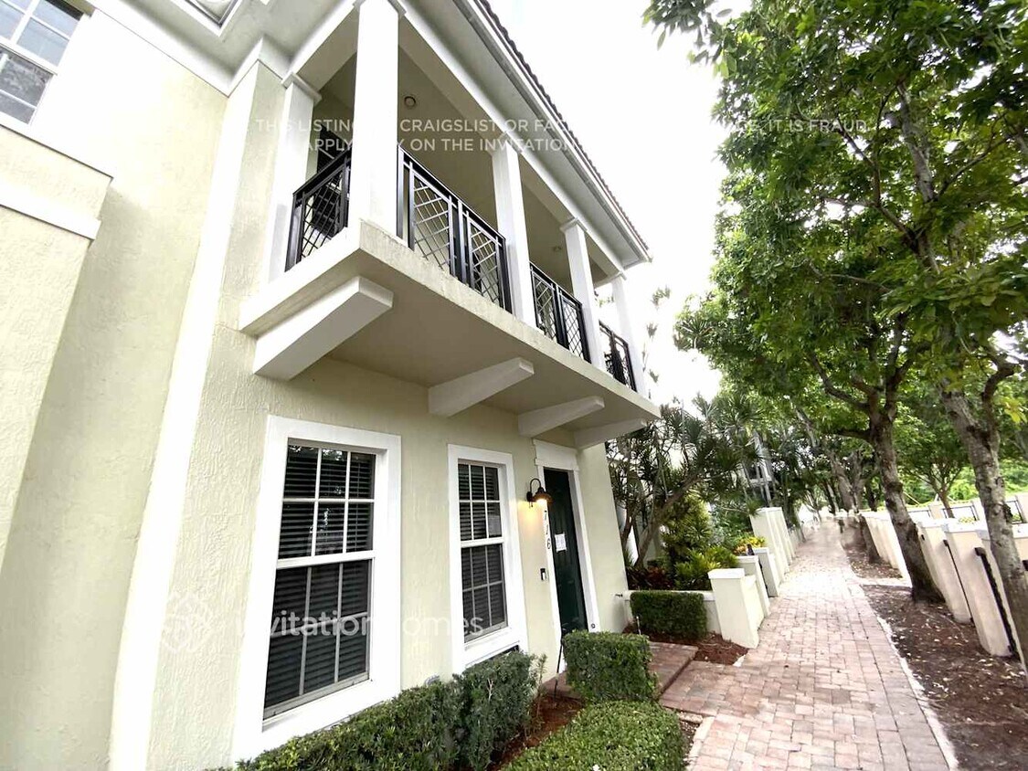 Foto principal - 716 NW 83rd Pl