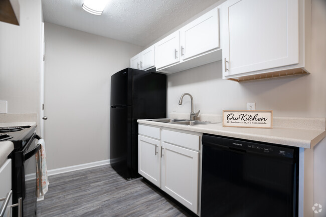 2BR, 2BA - Kitchen - Tanyard Park