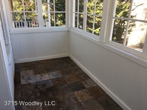 Foto del edificio - 3715 Woodley Rd NW