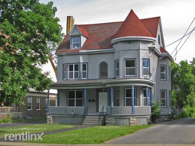 Primary Photo - 1533 E Genesee St