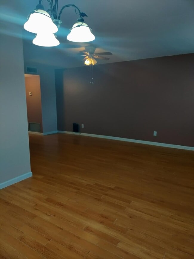 Building Photo - 2600 SE Ocean Blvd