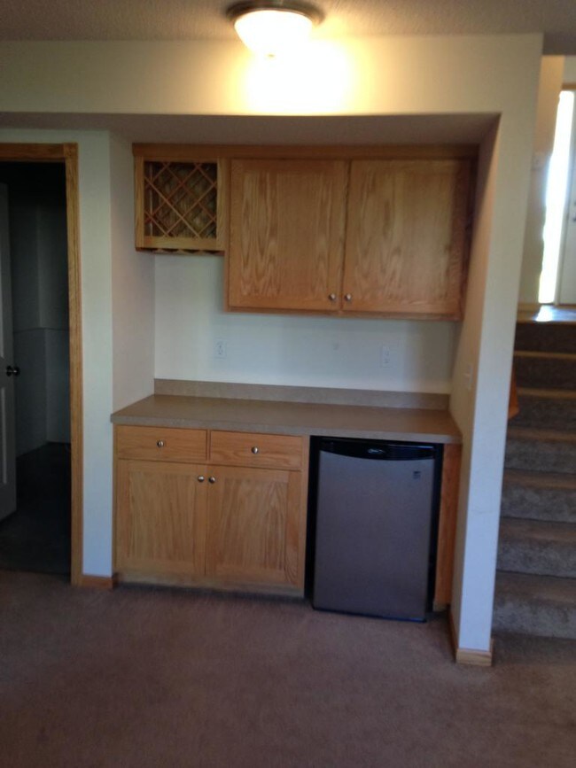 Building Photo - 8551 Gateway Cir