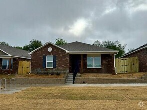 Building Photo - 2440 N Raven Ln