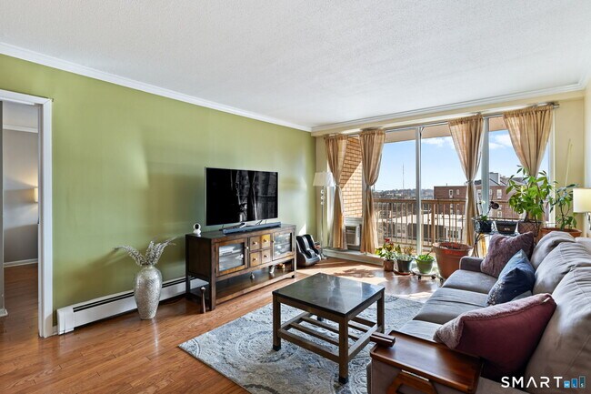 Foto del edificio - 65 Glenbrook Rd