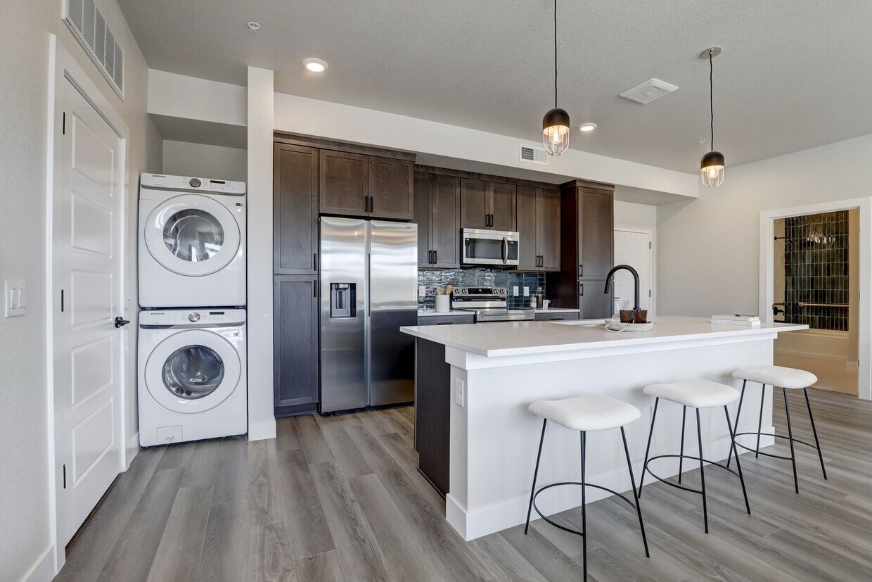 Foto principal - Modern 2-Bedroom Apartment in Prime Denver...