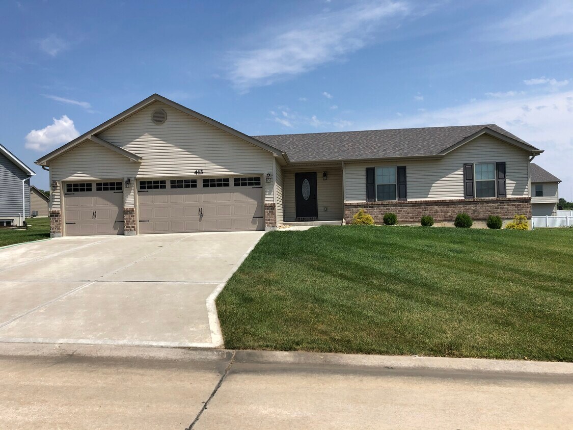 Building Photo - 413 Split Rail Dr
