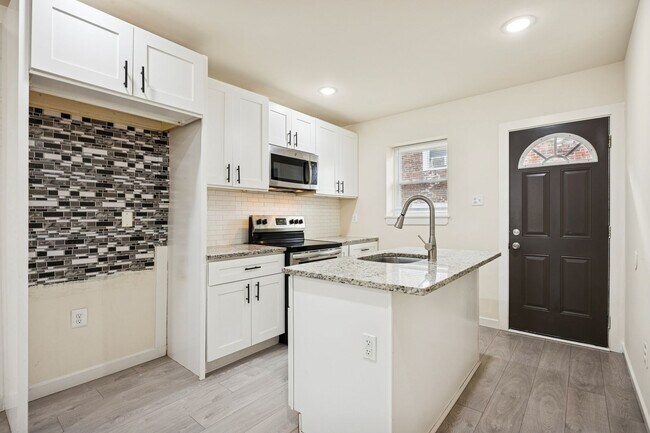 Building Photo - 1212 S 56th St