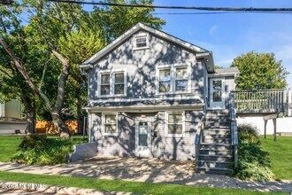 Building Photo - 1411 3rd Ave