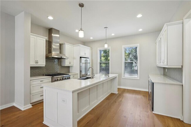 Foto del edificio - 827 Canterbury Rd NE
