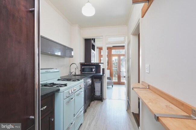 Foto del edificio - 2428 Tunlaw Rd NW