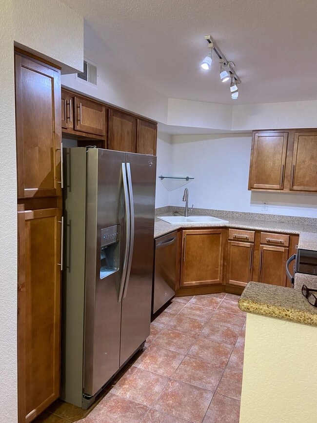 Foto del edificio - 8787 E Mountain View Rd