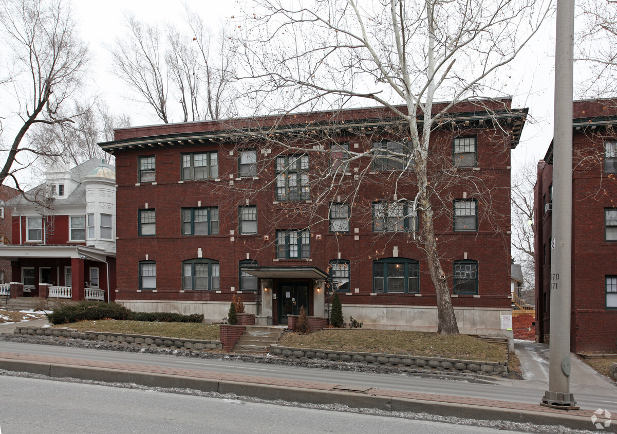 Primary Photo - Summit Heights Apartments