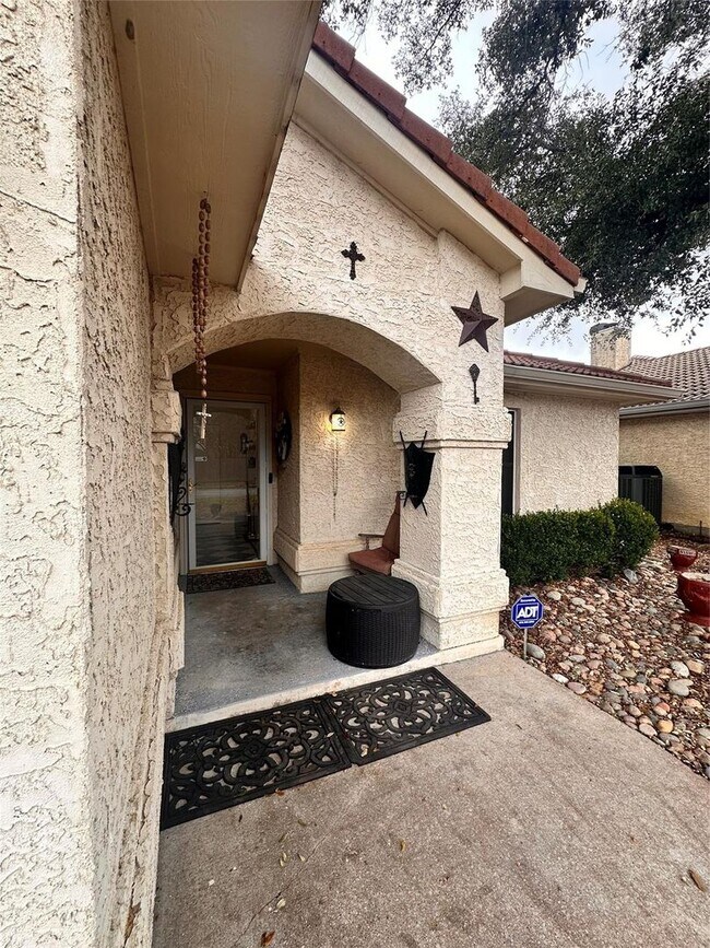 Foto del edificio - Three Bed Two Bath Home