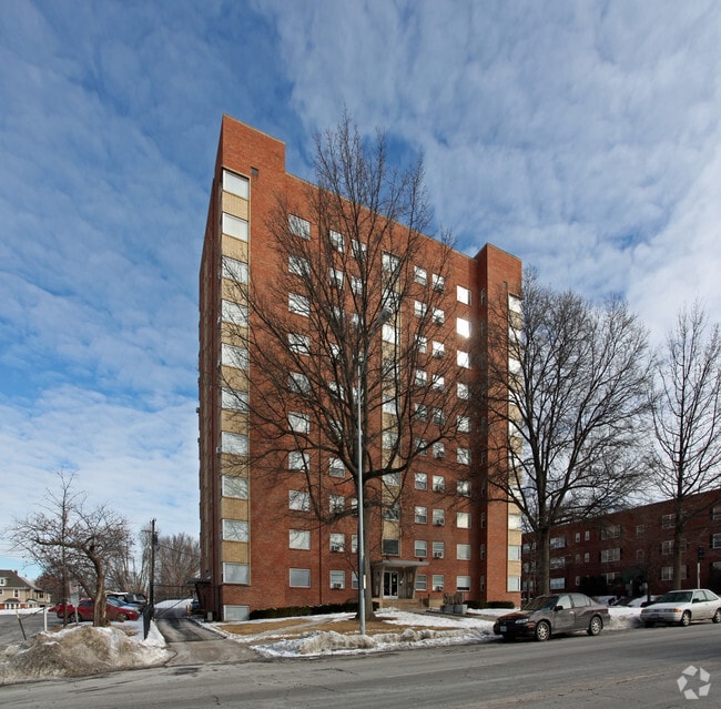 Building Photo - Six40