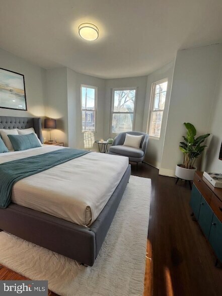 Foto del edificio - 4338 N Franklin St