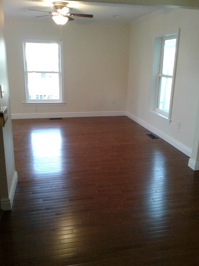 Living Room - 1516 Thackery St