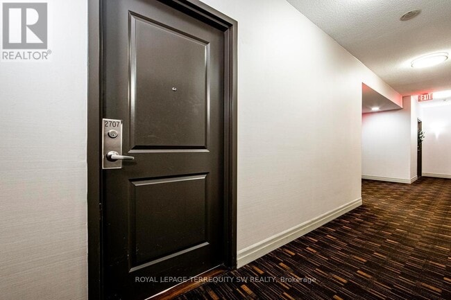 Building Photo - 628 Fleet St