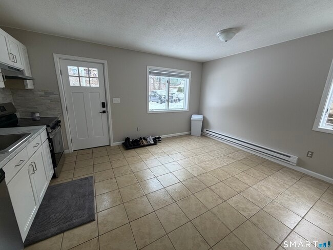 Building Photo - 21 Oak Ave Ext