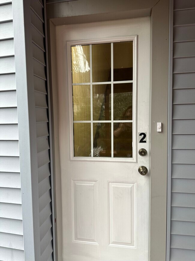 entry from east side of house (covered porch) - 604 W Union St