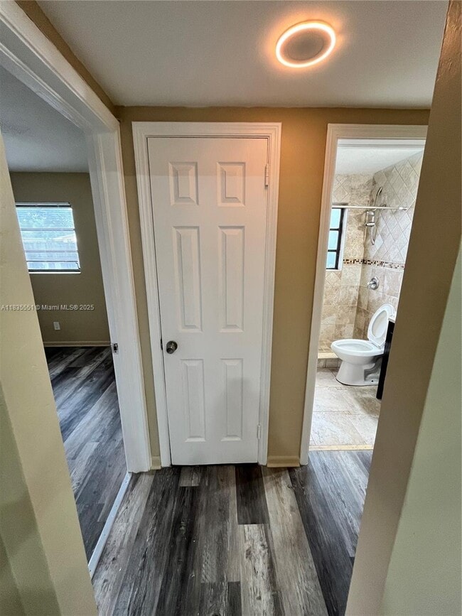 Foto del edificio - $3,000MONTHLY;1608 S 19TH AVE #HOUSE HOLLY...