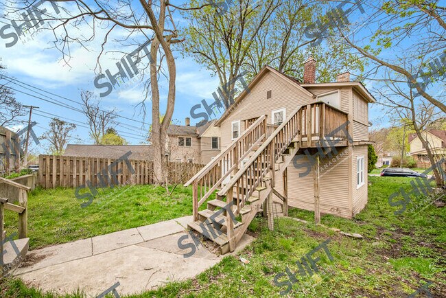 Building Photo - 811 Clancy #2 - Renovated 3 bedroom