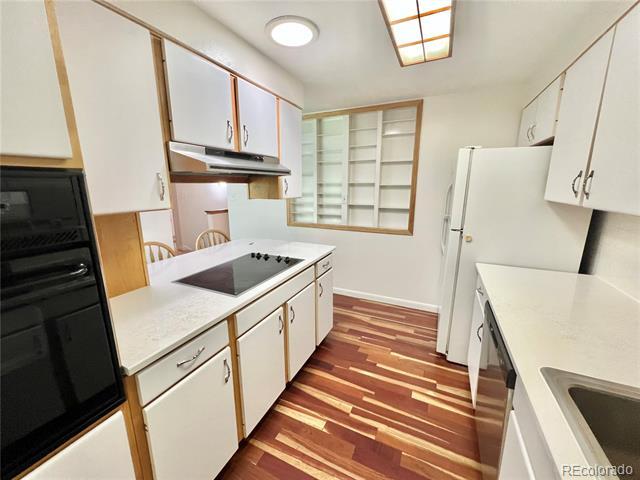 Building Photo - 944 S Potomac Ct