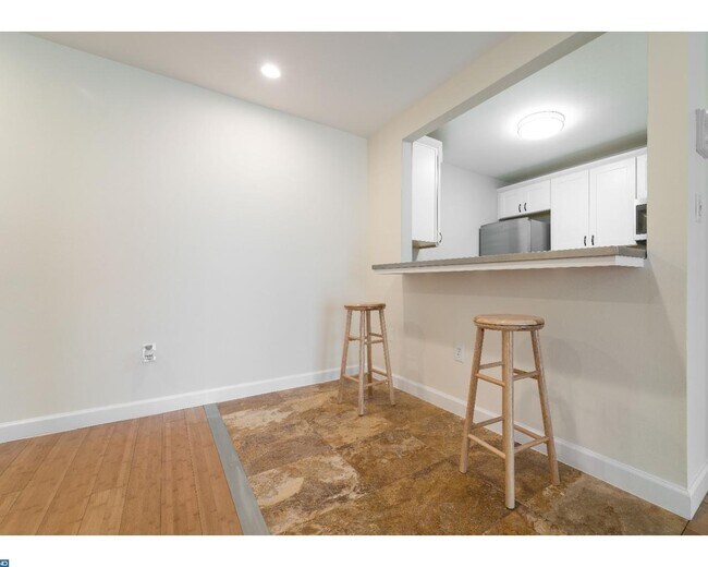 Building Photo - 11 Dover Hall