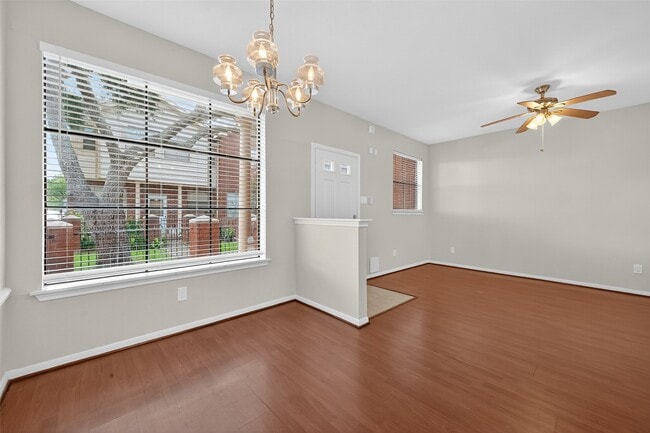 Foto del edificio - 1103 Dulles Ave