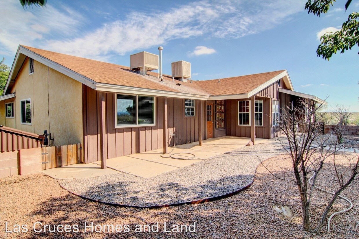 Primary Photo - 4 br, 2.5 bath House - 2329 Webb
