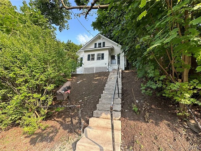 Foto del edificio - 310 Shuart Ave