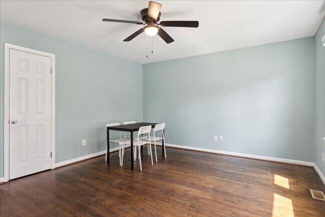Building Photo - Hampton Home for Rent (4 bed/ 2 bath)