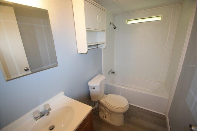 Foto del edificio - 3925 Ewell Rd