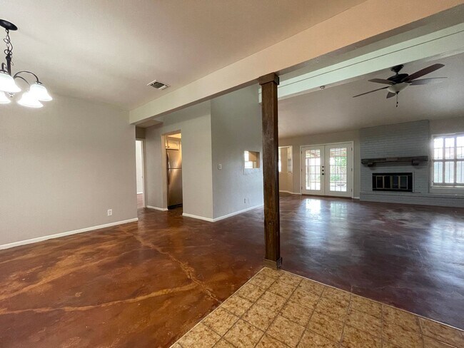 Foto del edificio - SPACIOUS 4 BEDROOM HOME IN MILLERS RIDGE***EASY ACCESS TO RANDOLPH AFB, FT. SAM, & SHOPPING