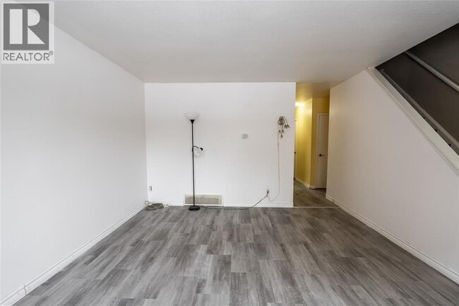 Building Photo - 834 Exmouth St