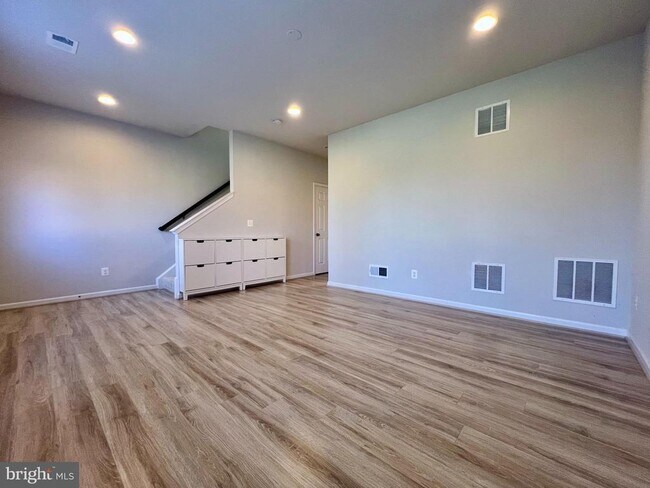 Foto del edificio - 8378 Sallyport St
