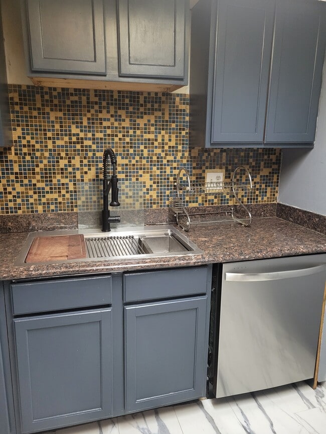 Foto del edificio - 258 E Bailey Rd