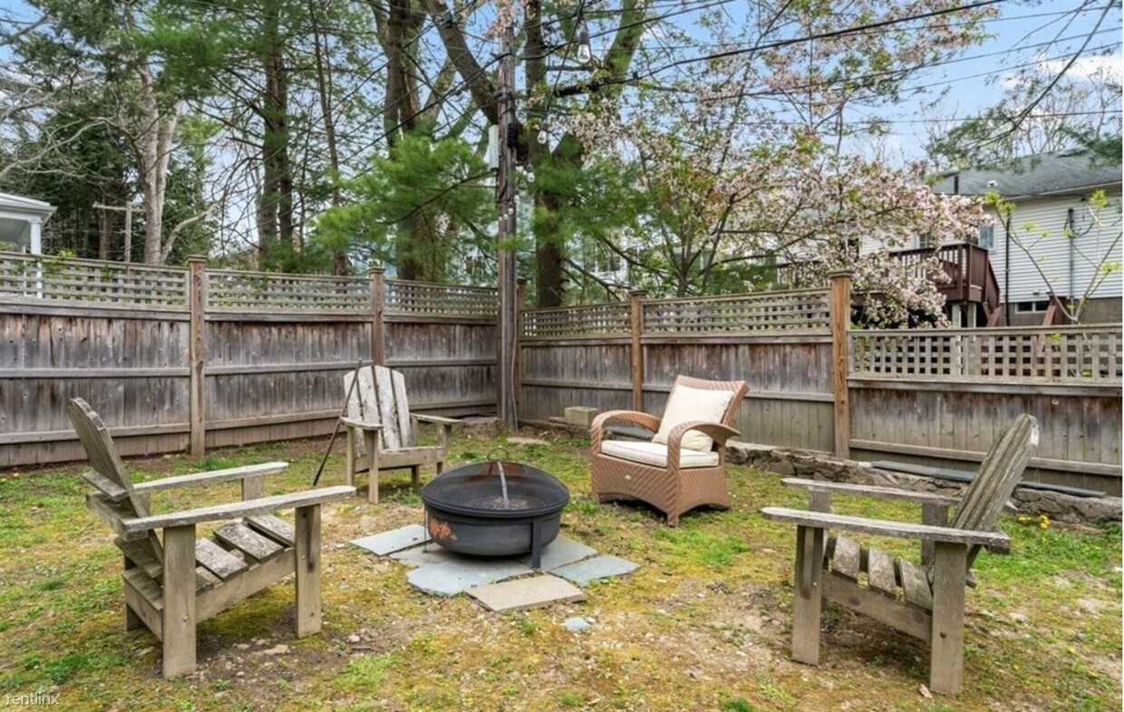 Primary Photo - 3 br, 2.5 bath House - 5 Baker Cir