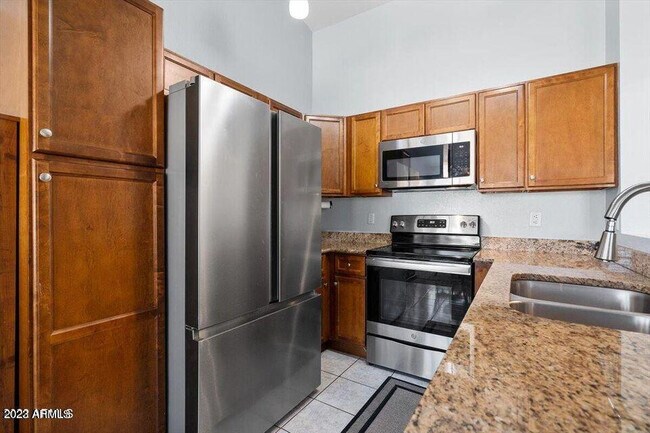 Foto del edificio - 1830 E Westchester Dr
