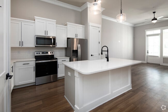 Building Photo - The Lofts at Town Madison