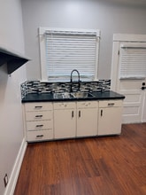 Building Photo - 506 E 17th St