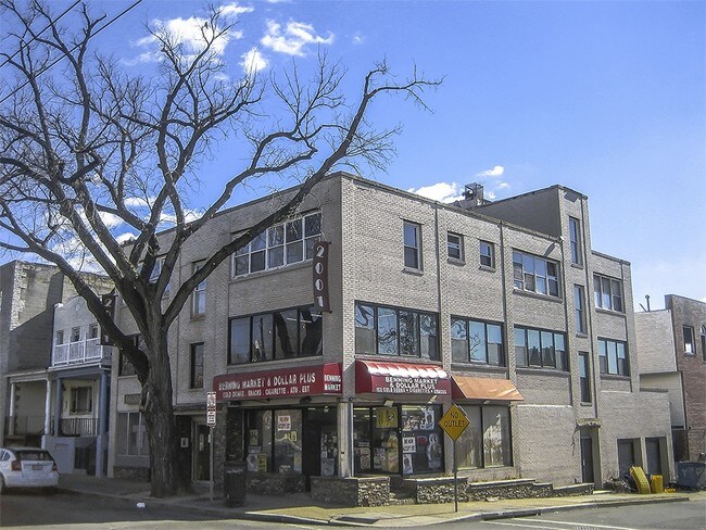 Foto del edificio - 2001-2003 Benning Rd NE