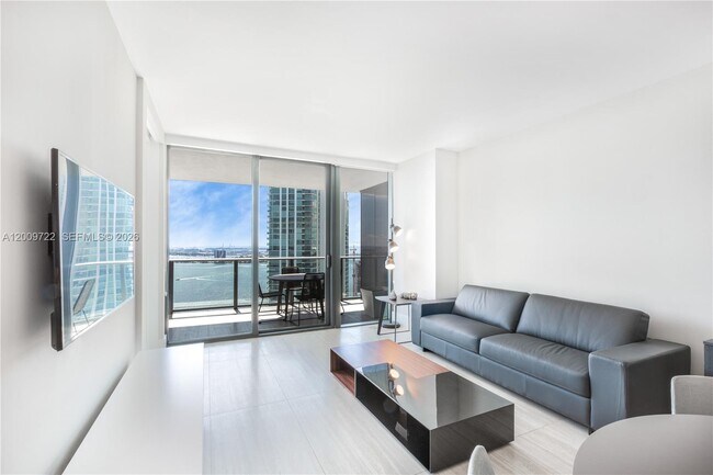 Foto del edificio - 650 NE 32nd St